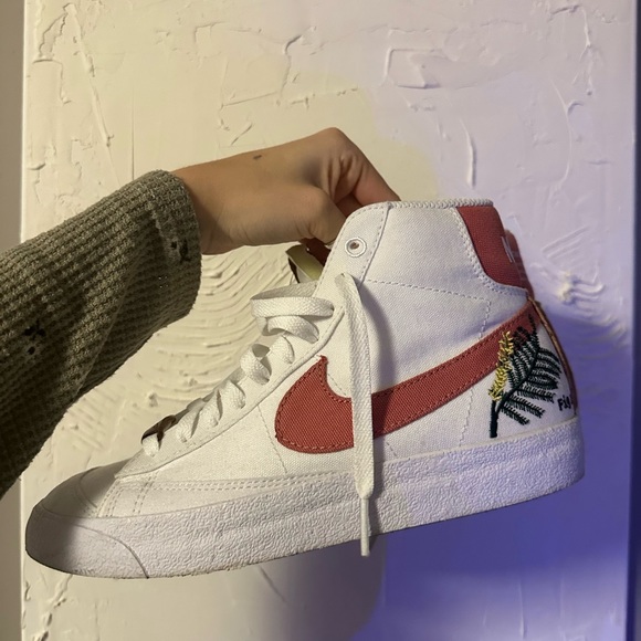 Nike Blazer Mid 77 Catechu Woman’s - Picture 3 of 7